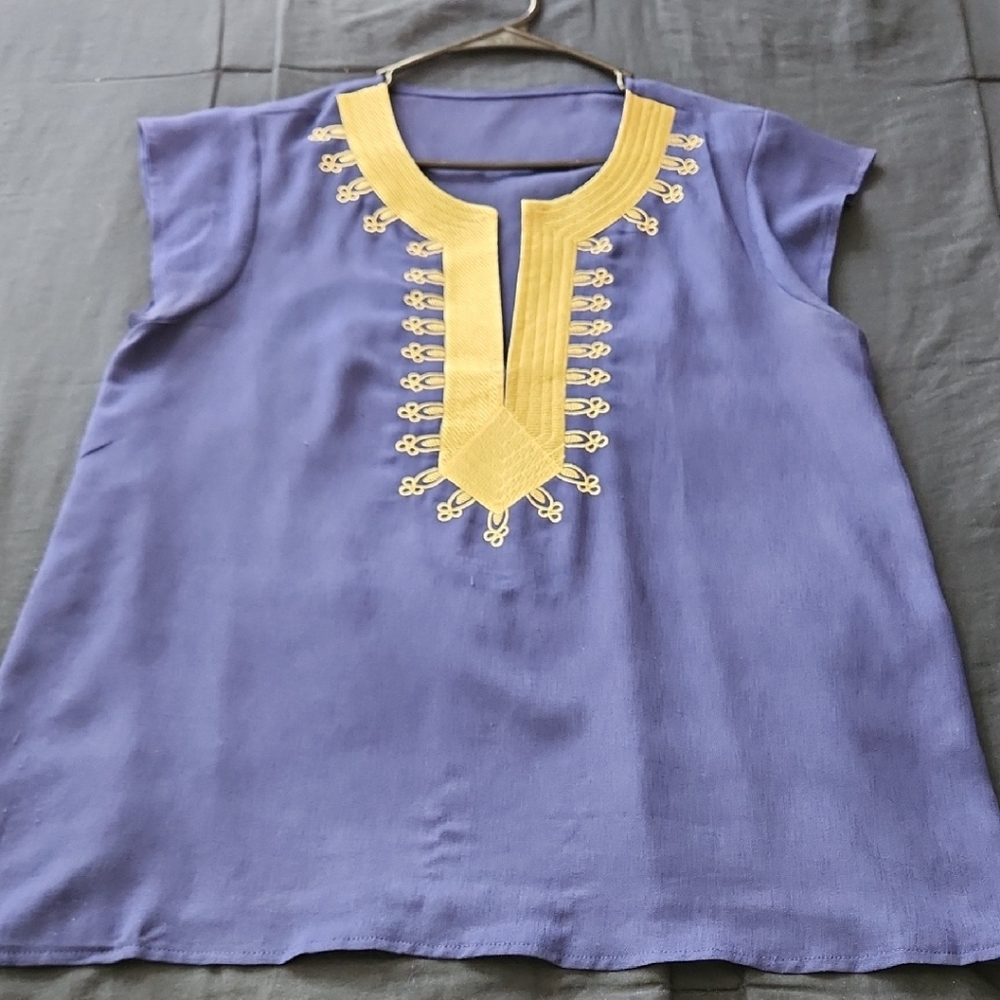Stylish Women's Tunic Top with Gold Detailing